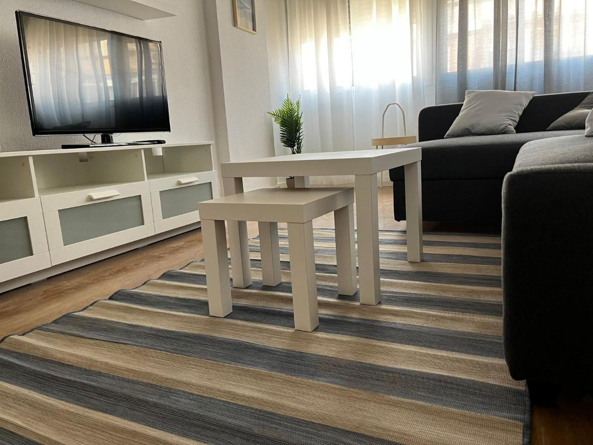 Estupendo Apartamento En Estacion-Centro, Wifi, Agua Por Osmosis Cartagena Eksteriør billede